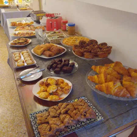 Oda ve Kahvaltı Vegan Meuble Adriana Sirmione